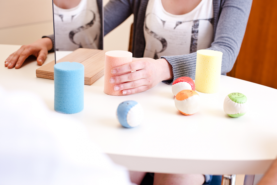 “Mirror, mirror in my hand!” How mirror box therapy can support stroke